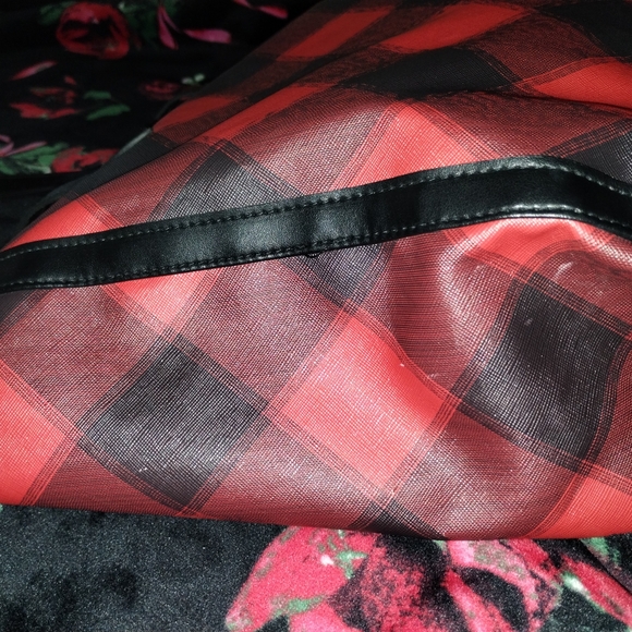 Victoria Secret Red ♥️ and black 🖤 checkered tote **new** - Picture 5 of 10